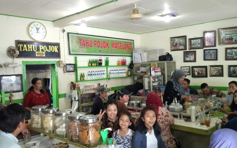 Review Kupat Tahu Pojok Magelang
