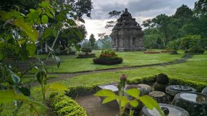 https://www.nativeindonesia.com/candi-selogriyo/